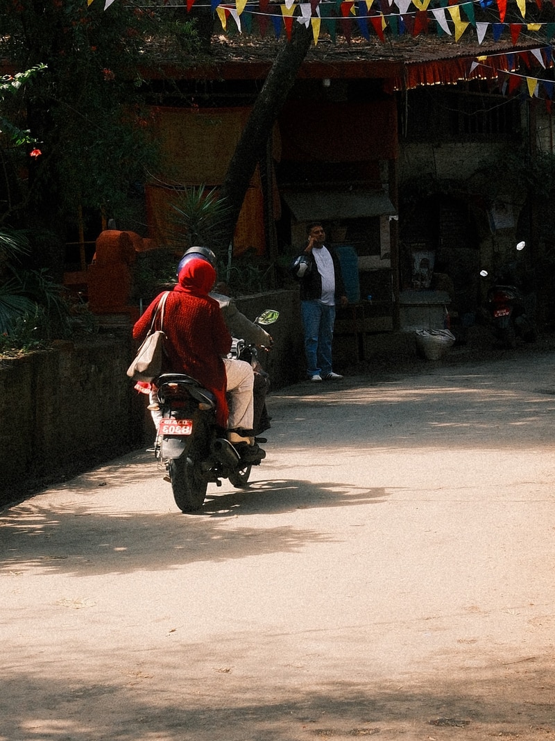 Street photograph by Antonio Katsarov, April 2026
