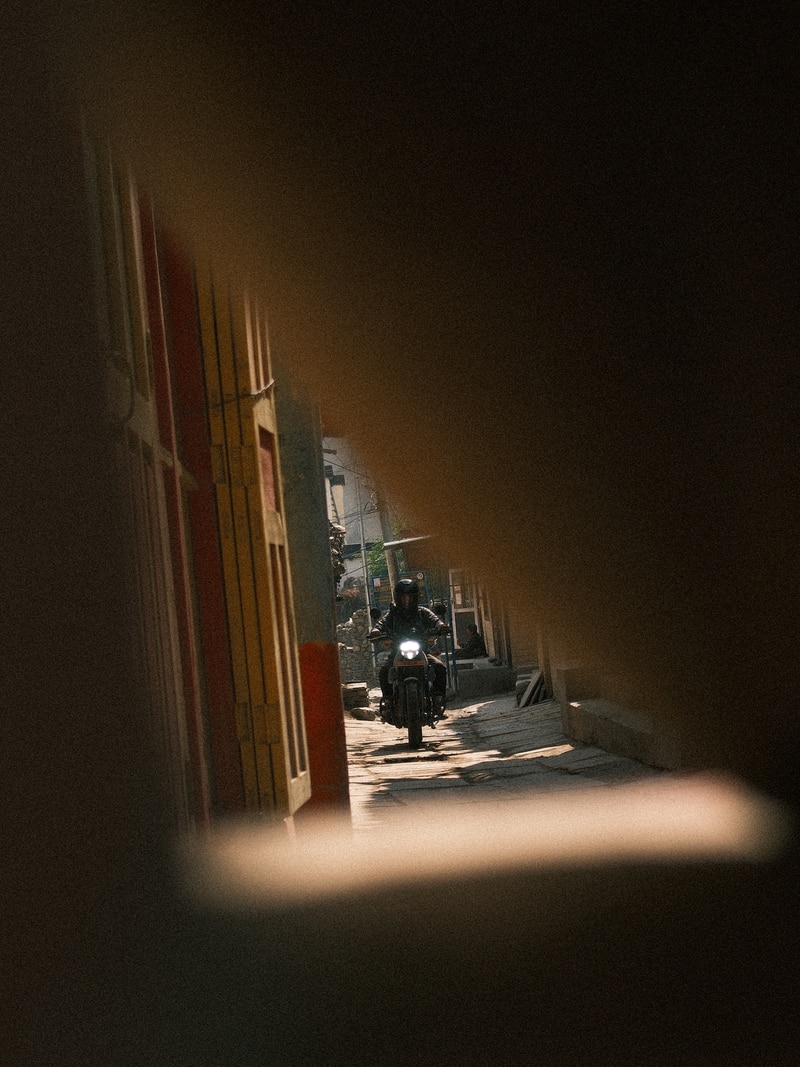 Street photograph by Antonio Katsarov, April 2026